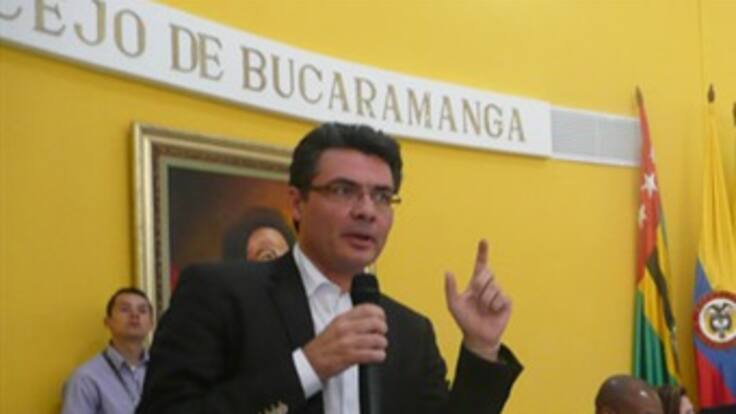 Ministro de Salud seguirá en el Gobierno, pese a cambios en gabinete