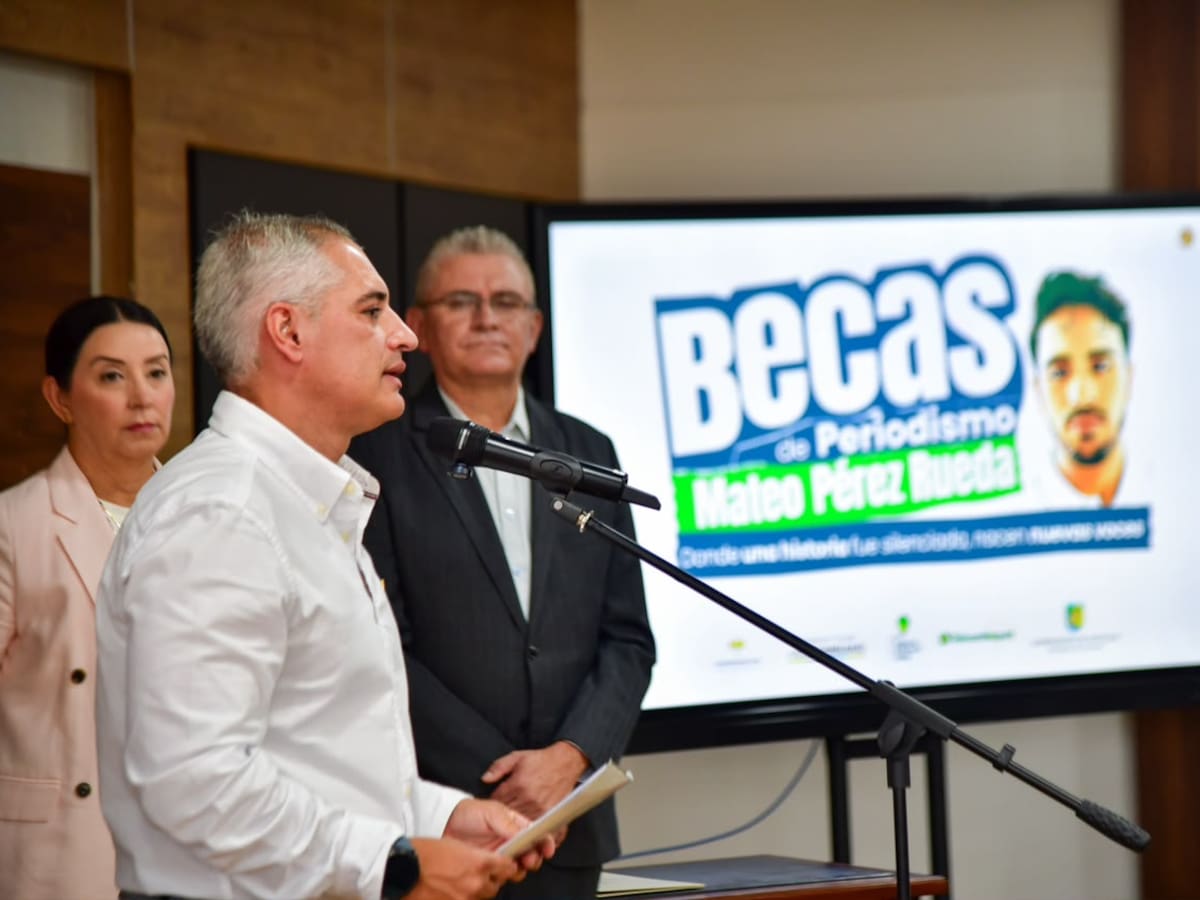 Gobernación de Antioquia creó un programa de becas de periodismo en homenaje a Mateo Pérez