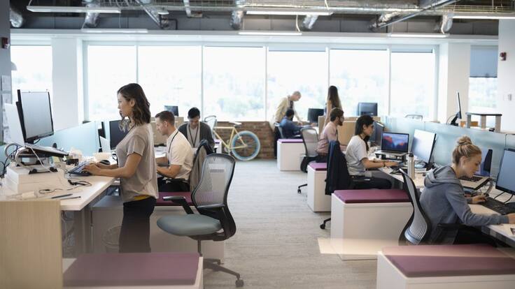 En Colombia no es ilegal ser independiente, por lo que no es necesario regularlo