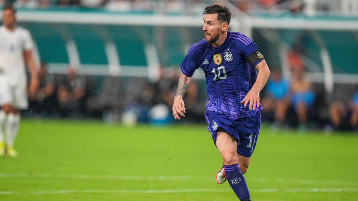“Messi es el mejor del mundo”: Hugo Tocalli, primer entrenador del astro argentino