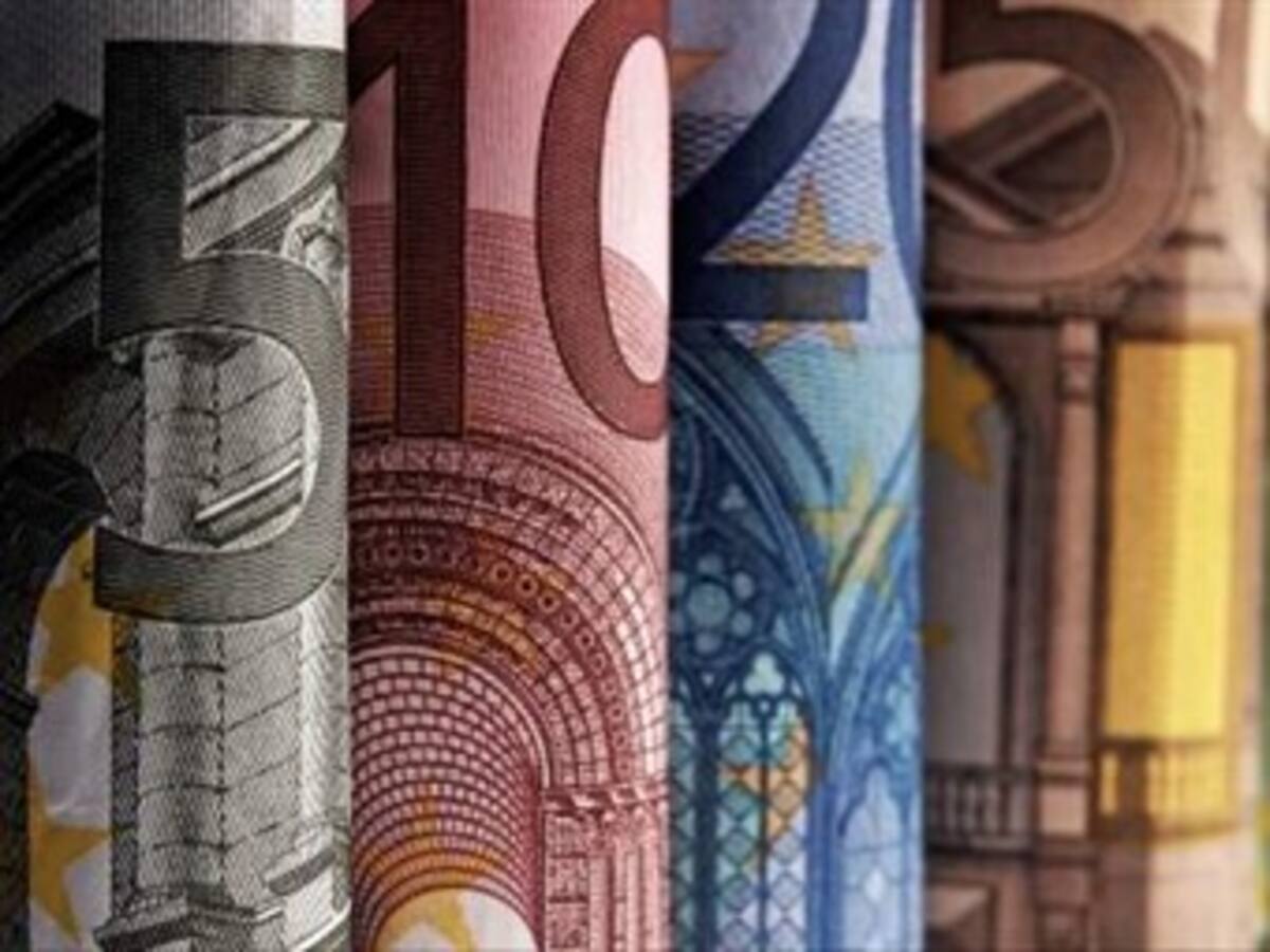 FMI pide a España recortar sueldos públicos y aumentar el IVA para salir de la crisis