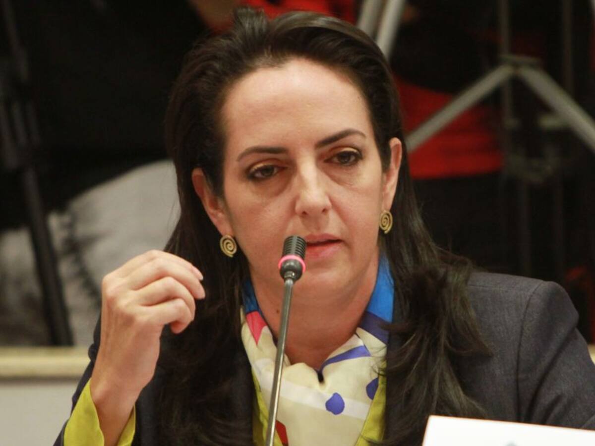“Cada noticia falsa tiene como objetivo la destrucción”: María F. Cabal