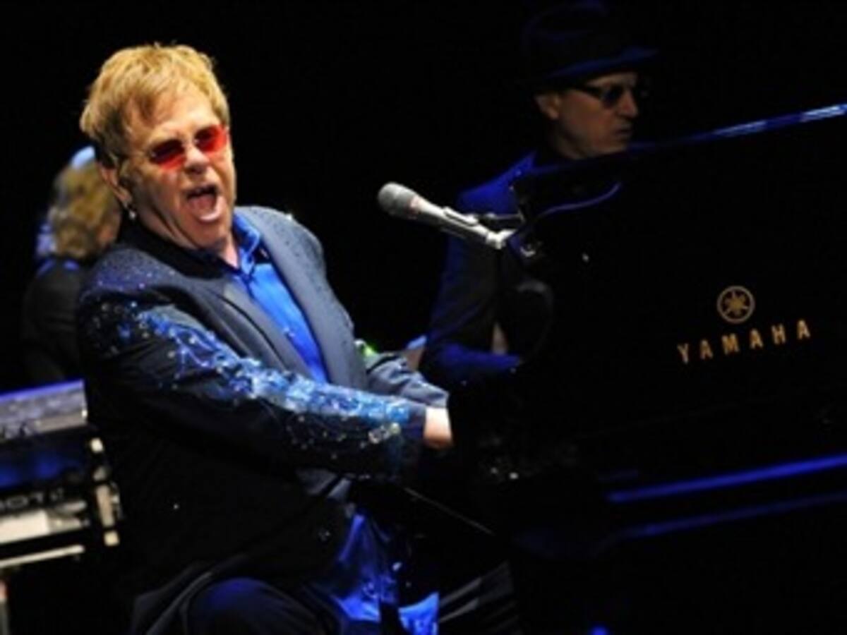 Elton John lanza nuevo álbum