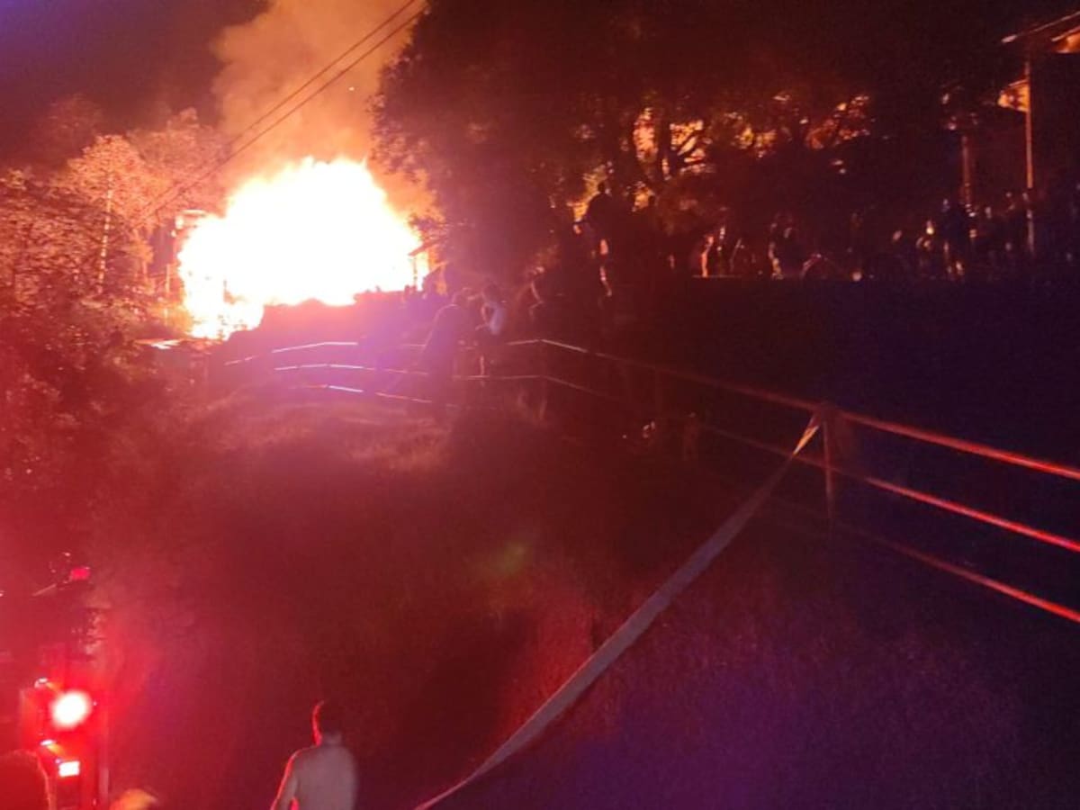 Incendio en el Campamento, deja hasta el momento una vivenda afectada