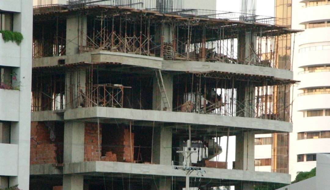 Por presunta omisión en la vigilancia a construcciones de la ciudad 
