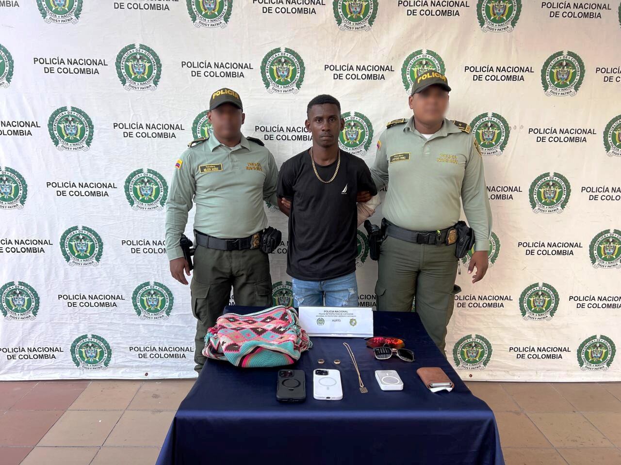 Dos capturados por hurto de bolsos a turistas en las playas de Bocagrande