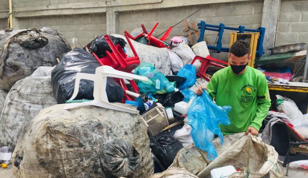 Recicladores de la Asociación de recicladores Puerta de oro Barranquilla