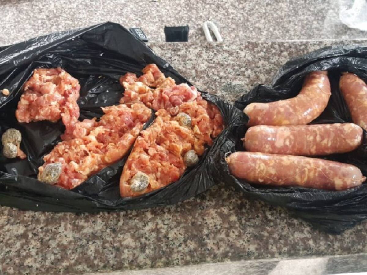 Detenida por querer ingresar '"narcochorizos" a una Estación de Policía