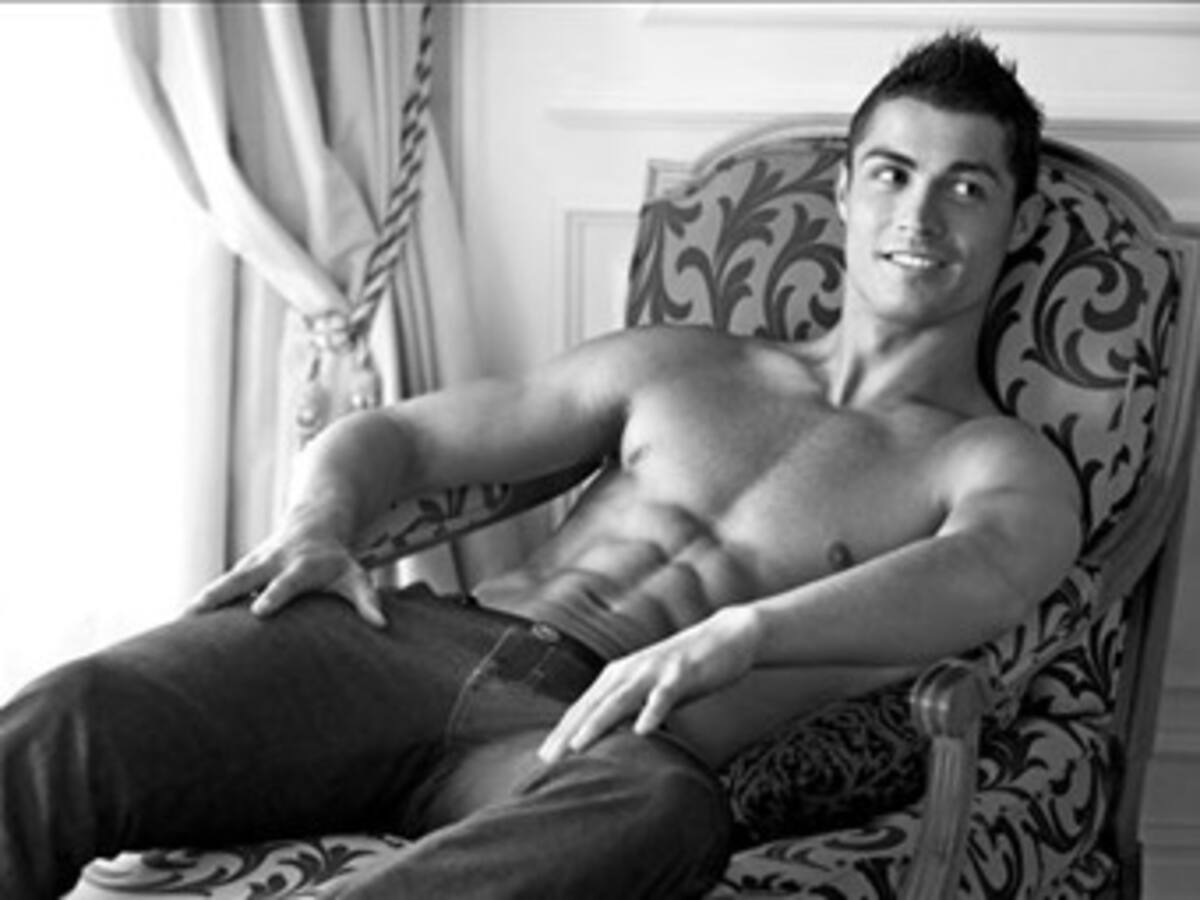 Armani revela las nuevas imágenes de Cristiano Ronaldo en calzoncillos