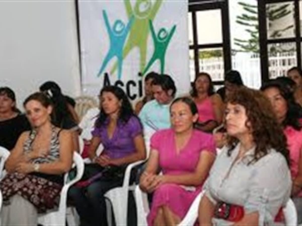 Madres comunitarias de Antioquia, también están en paro