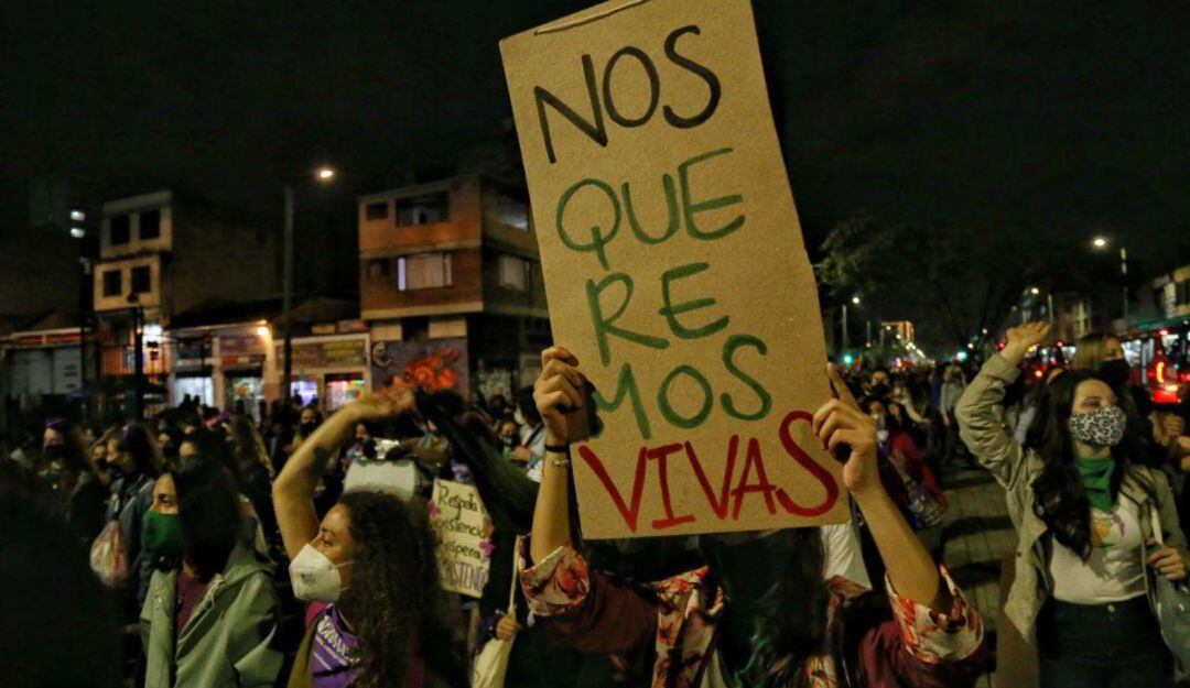 Colectivos feministas rechazan ataque con cuchillo a una mujer en Pereira.
