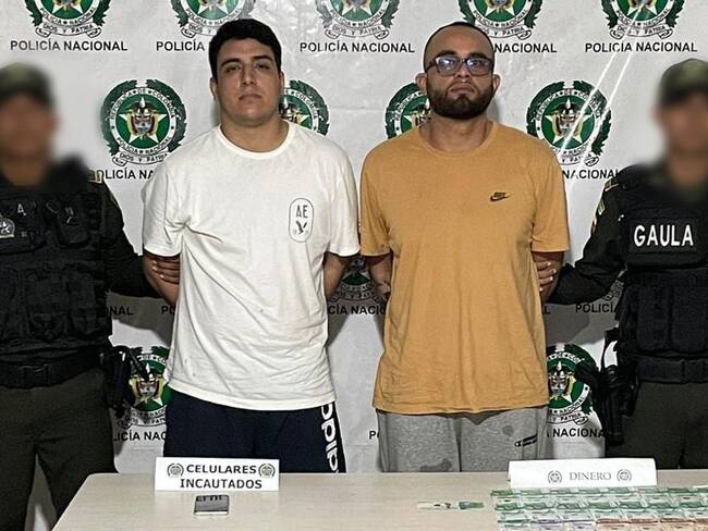 Detenido y su cómplice luego de autosecuestrarse para pedir dinero a su familia./ Foto: Policía Metropolitana
