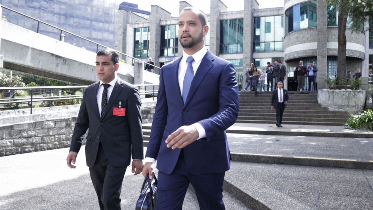 Suspenden al abogado Diego Cadena por ofrecer beneficios a testigos