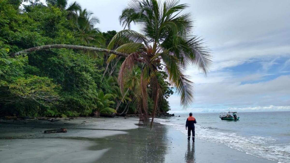 Naufragan tres nicaragüenses en aguas del Pacífico. Tres días a la deriva