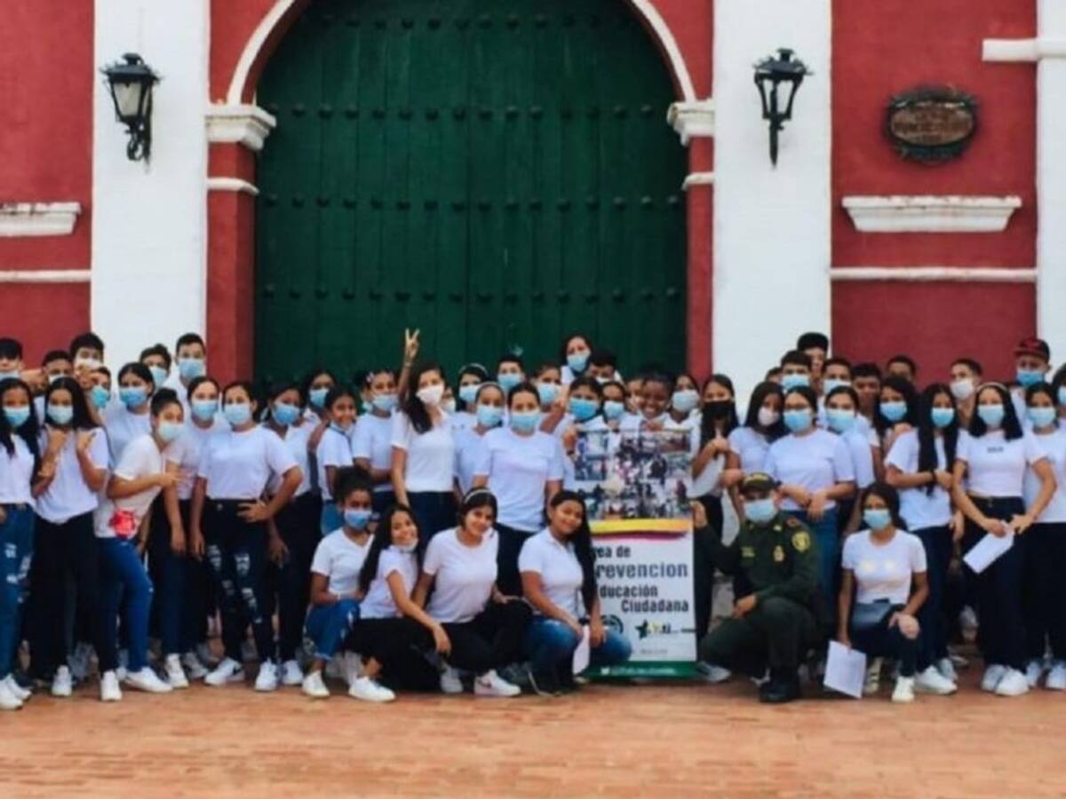 Policía de Bolívar realiza prevención al consumo de drogas en niños