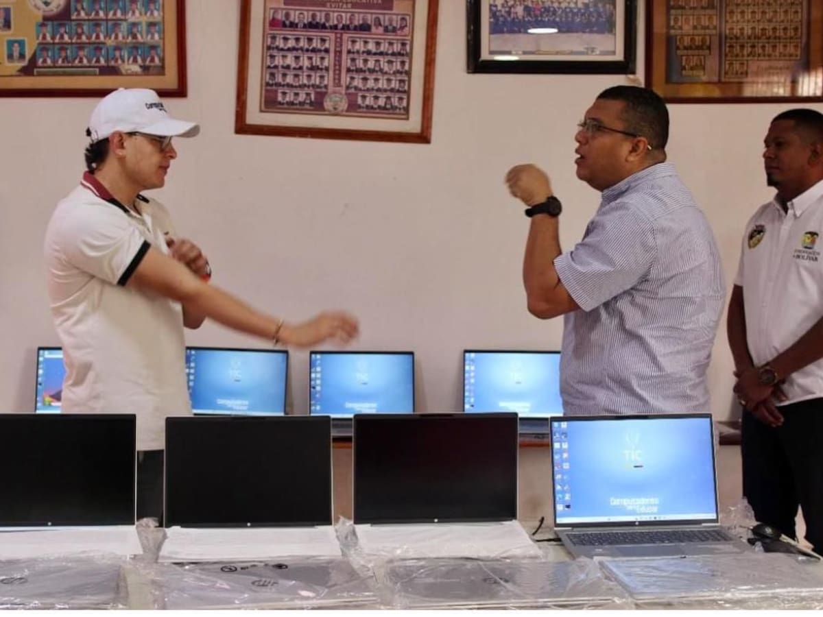 100 nuevos computadores portátiles fueron entregados a dos instituciones educativas de Mahates