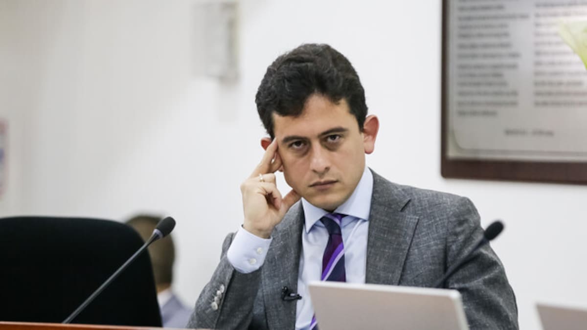 Opiniones cruzadas entre director de la DIAN y agremiaciones de comercio sobre contrabando