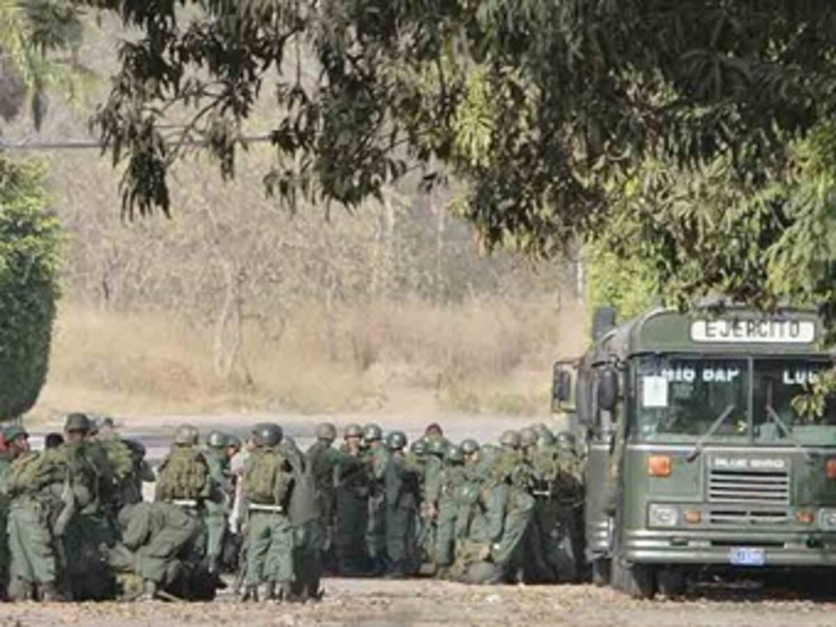Venezuela despliega 500 militares en la frontera con Colombia