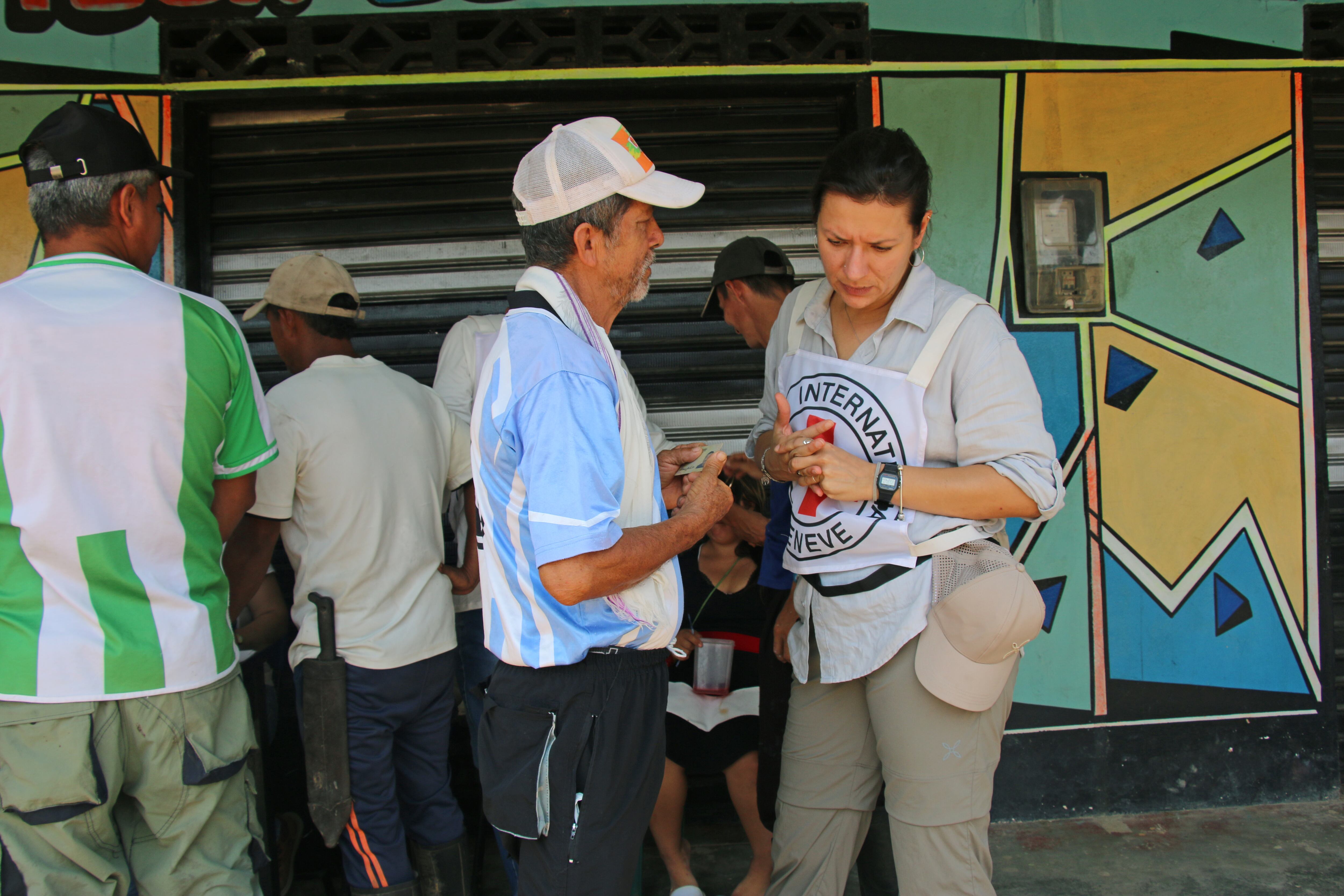 Se entregaron 4335 kits de alimentos y aseo a 1449 familias.