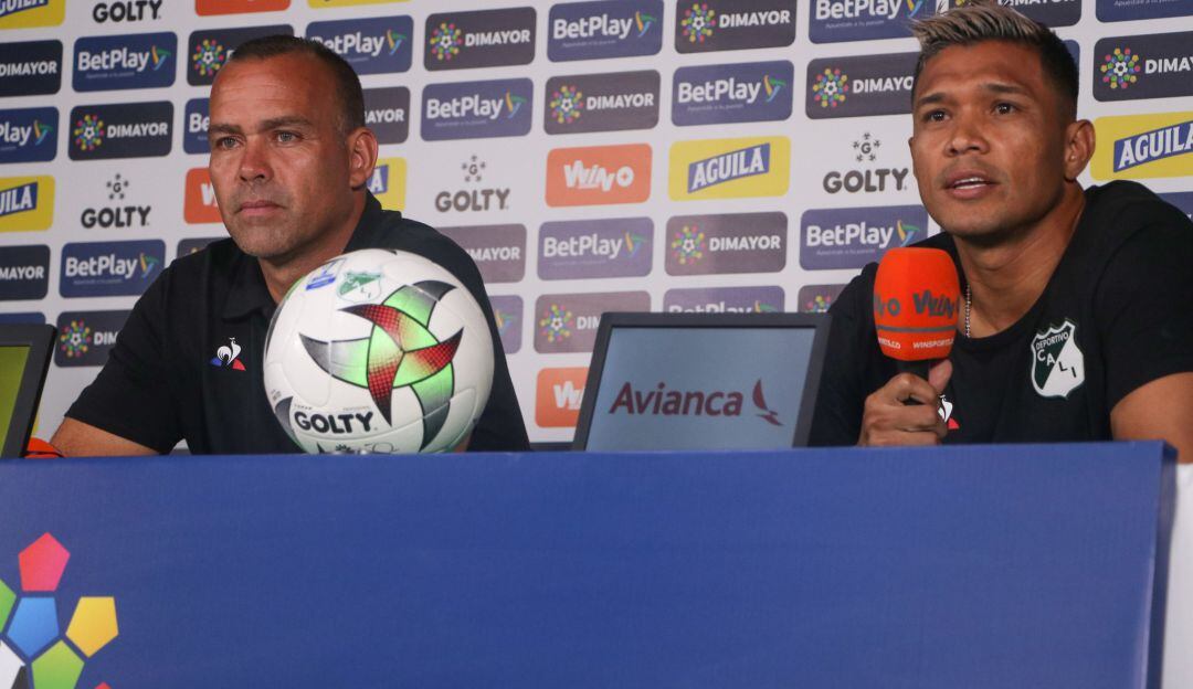 Rafael Dudamel y Teófilo Gutiérrez, técnico y capitán del Deportivo Cali.