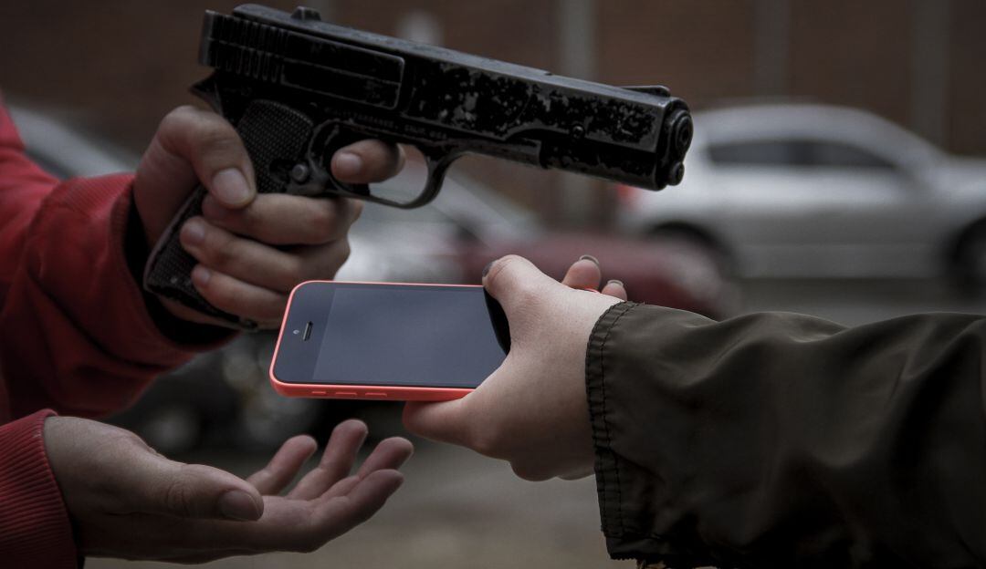 ¿En qué consiste el proyecto de ley que reduciría el robo de celulares?