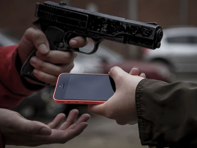 ¿En qué consiste el proyecto de ley que reduciría el robo de celulares?