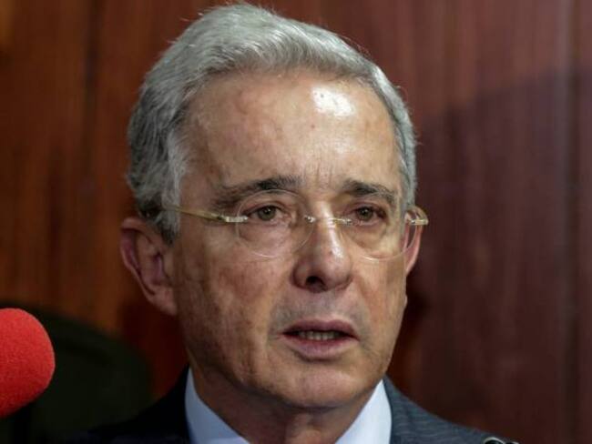 Uribe justifica su carta de respaldo al detenido ex presidente de Panamá