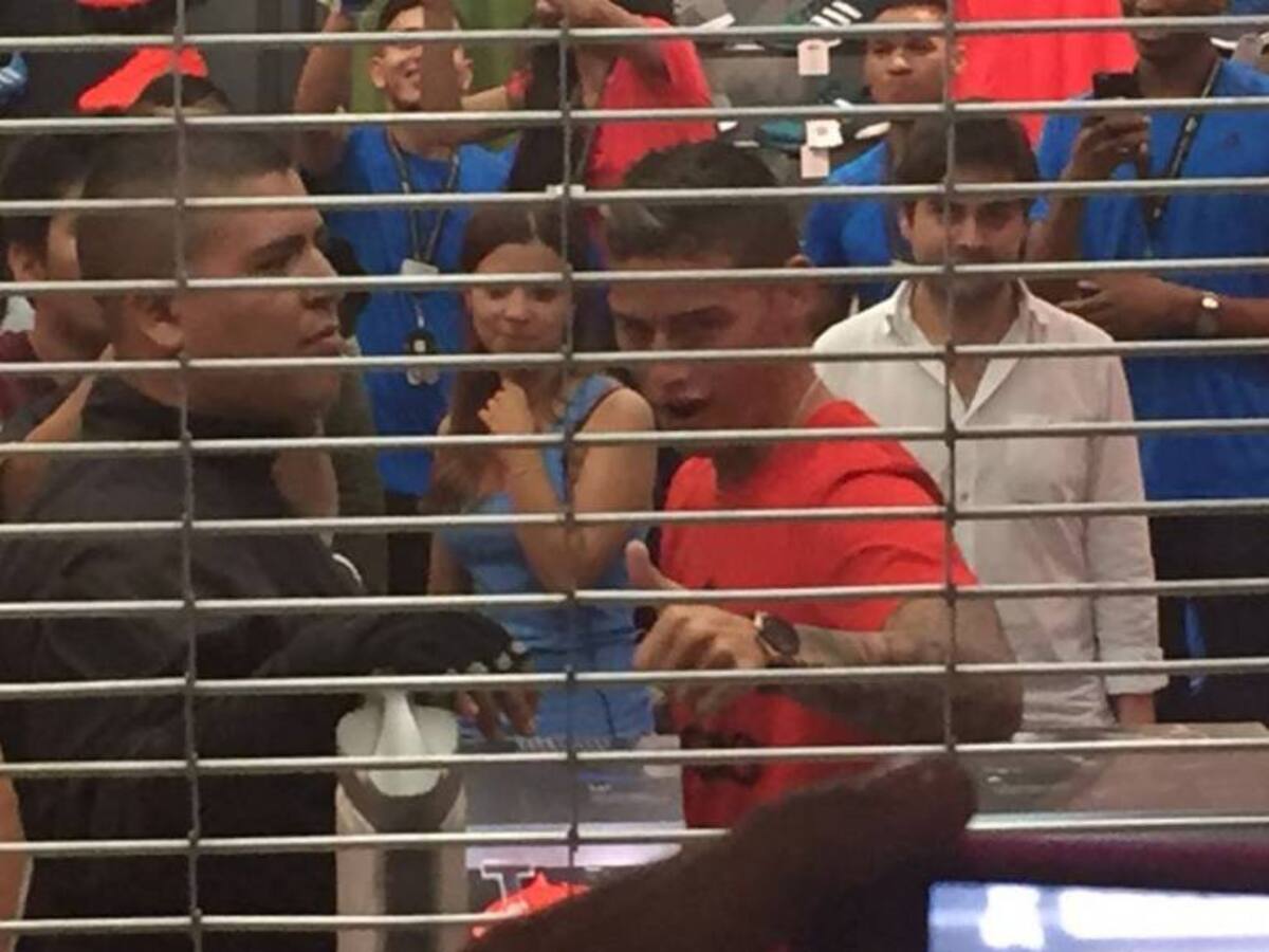 Caos por visita de James Rodríguez a centro comercial en Cali