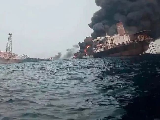 Explosión de un buque petrolero en la costa de Nigeria. 