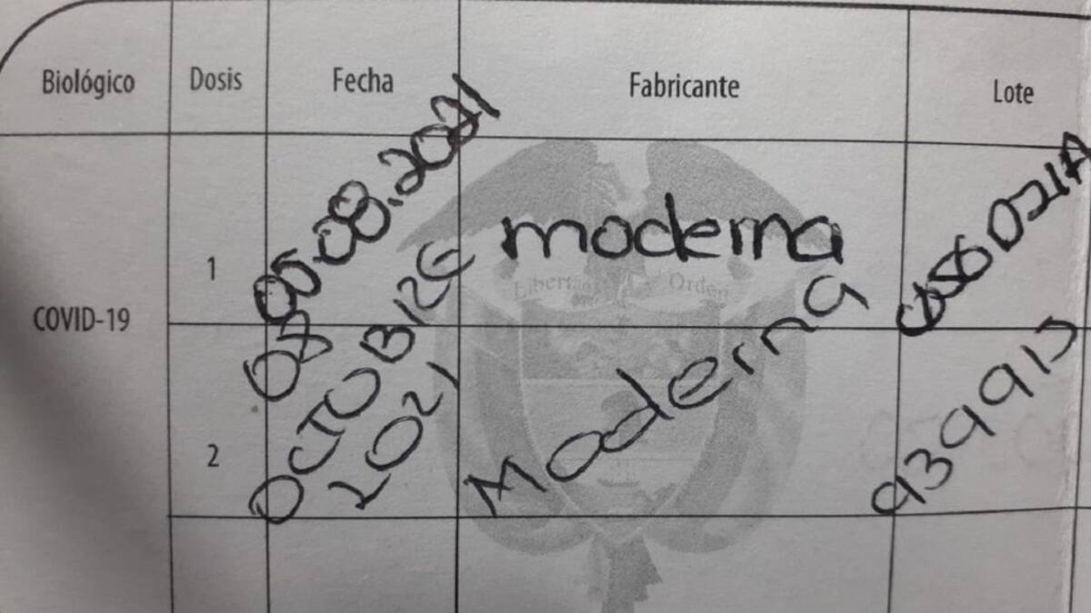 MinSalud pide acelerar vacunación anticovid de cara a la Feria de Manizales