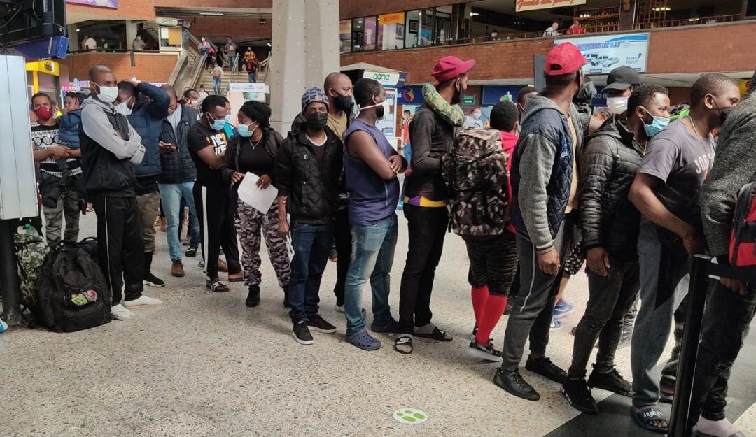 Migrantes en la Terminal de Transportes del Norte