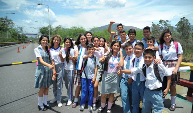 Estudiantes en la frontera