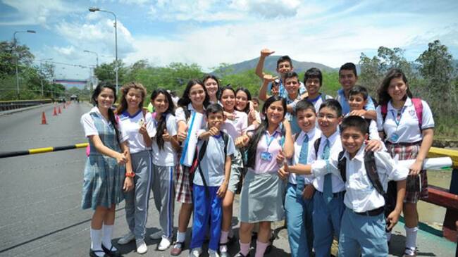 Estudiantes en la frontera