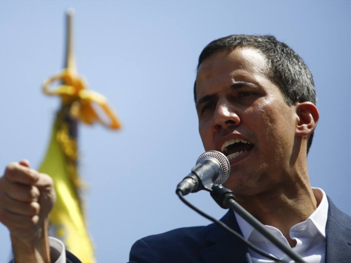Fuerzas Armadas determinarán si la transición de gobierno será pacífica o no: Guaidó