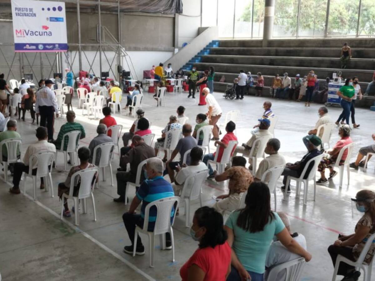 Continúa vacunación durante el fin de semana