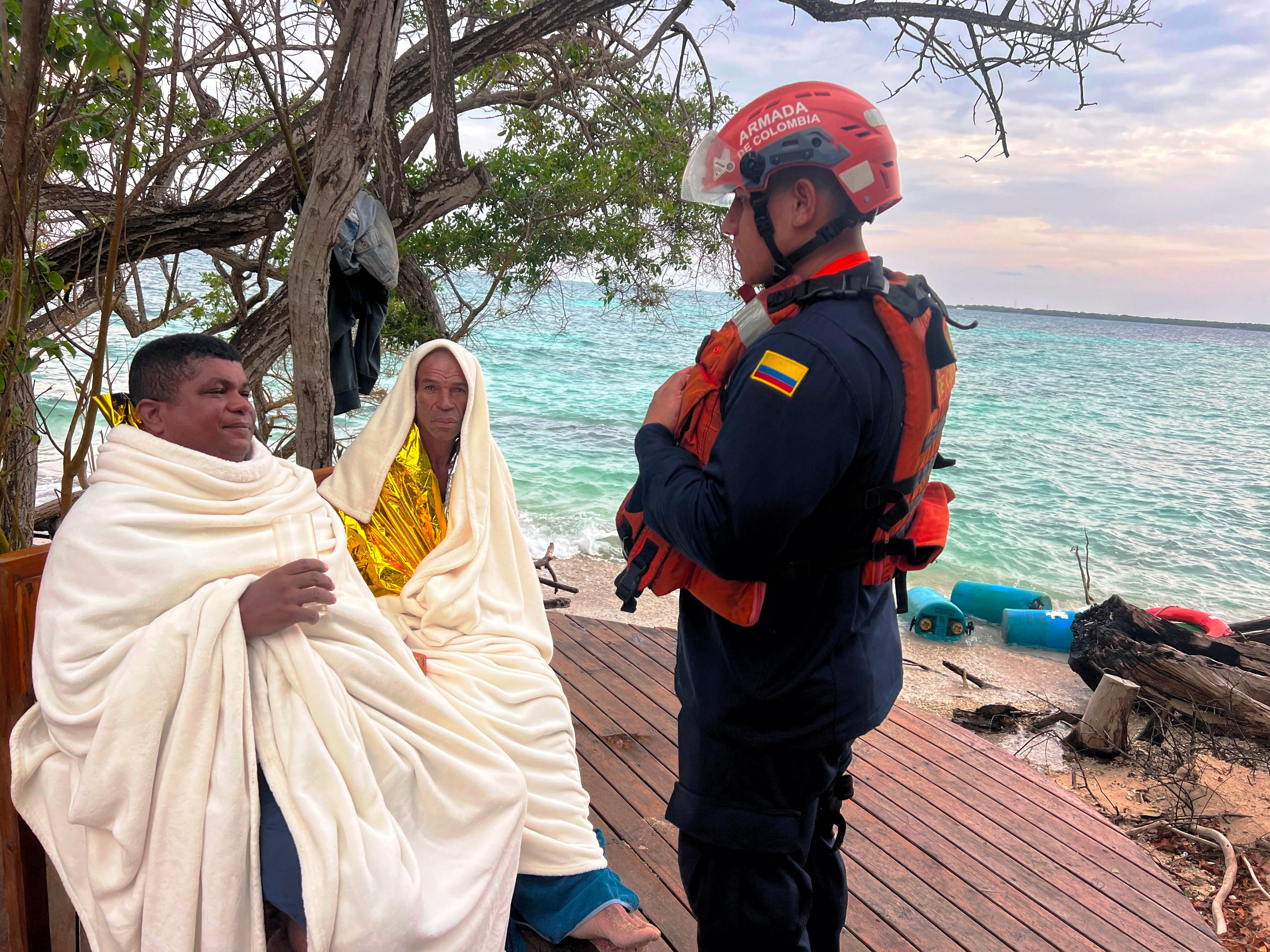 Adelanta labores de búsqueda de dos náufragos en cercanías a isla Tintipán