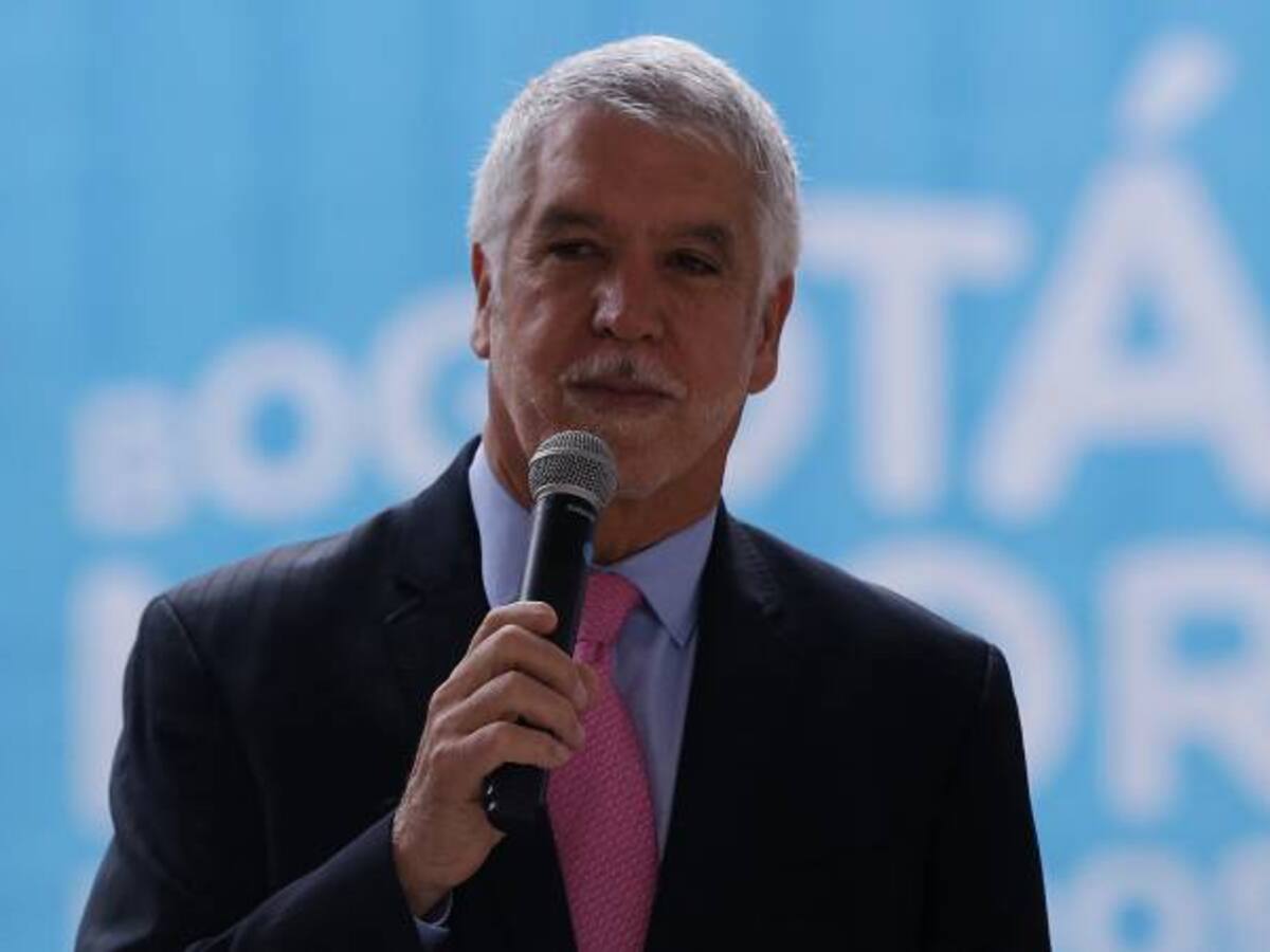 Peñalosa no descarta intervenir la Pedagógica con orden judicial