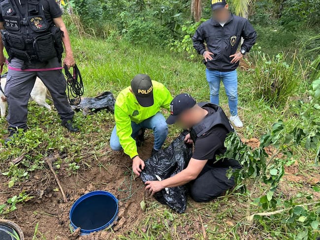 La Policía logró hallar en zona rural de la ciudad de Montería una caleta de armas de fuego.