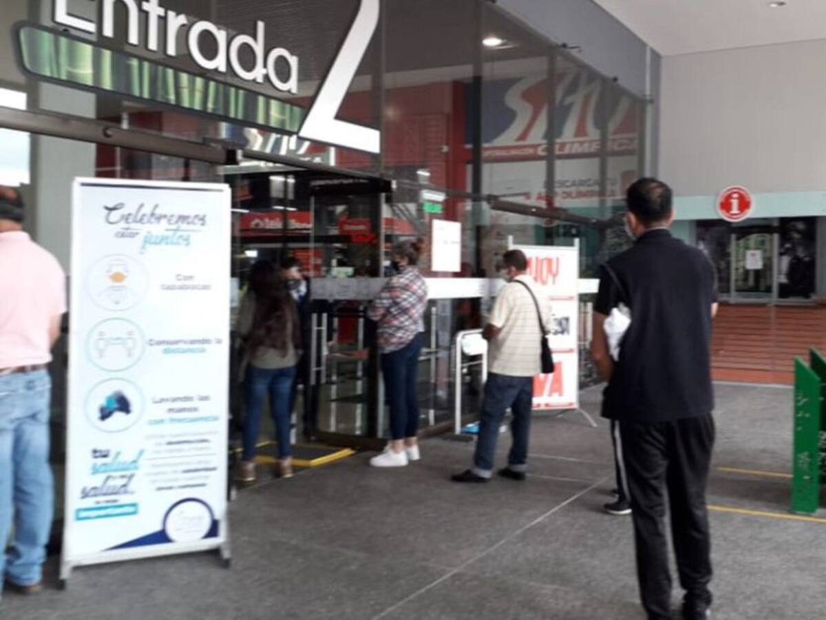 Preocupación por aglomeraciones en centros comerciales de Armenia