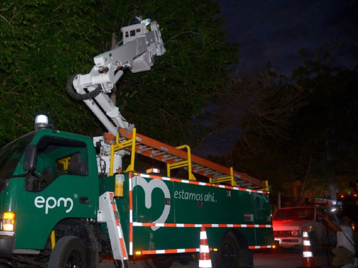 Dau supervisó funcionamiento de EPM como nuevo operador del alumbrado