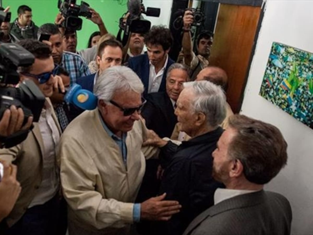 Niegan autorización a Felipe González para visitar a López y Ceballos