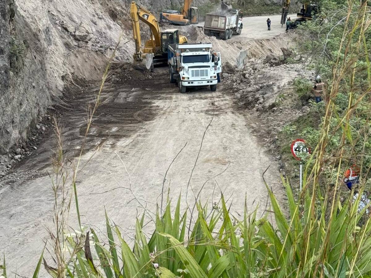 Ministerio de Transporte e INVIAS recomiendan no transitar en la vía Pasto-Mojarras