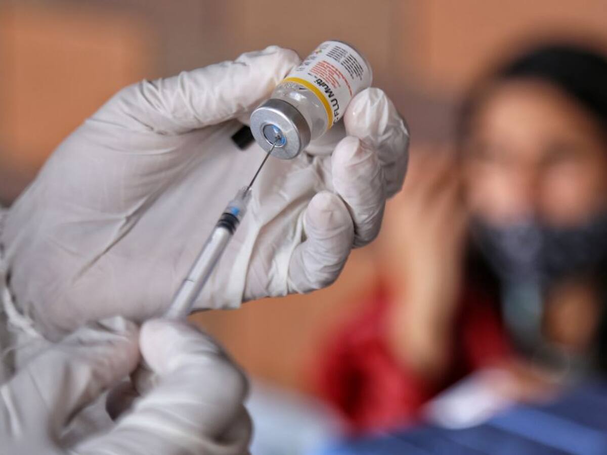 Compensar se quedó sin vacunas y otras EPS advierten sobre escasez