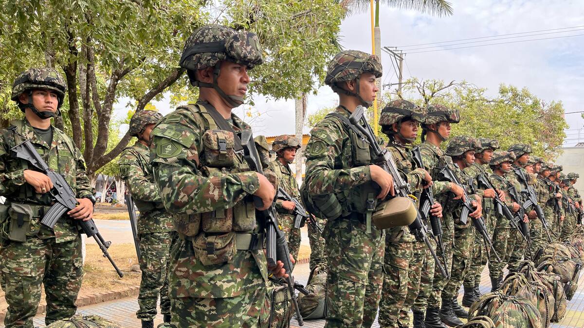 Brigadier general Oscar Eduardo Vera Peláez, comandante Quinta Brigada.