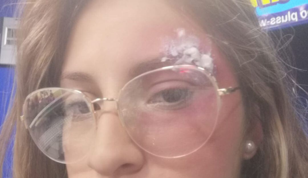 Ojo con los volantes que recibe en la calle, puede ser un atraco