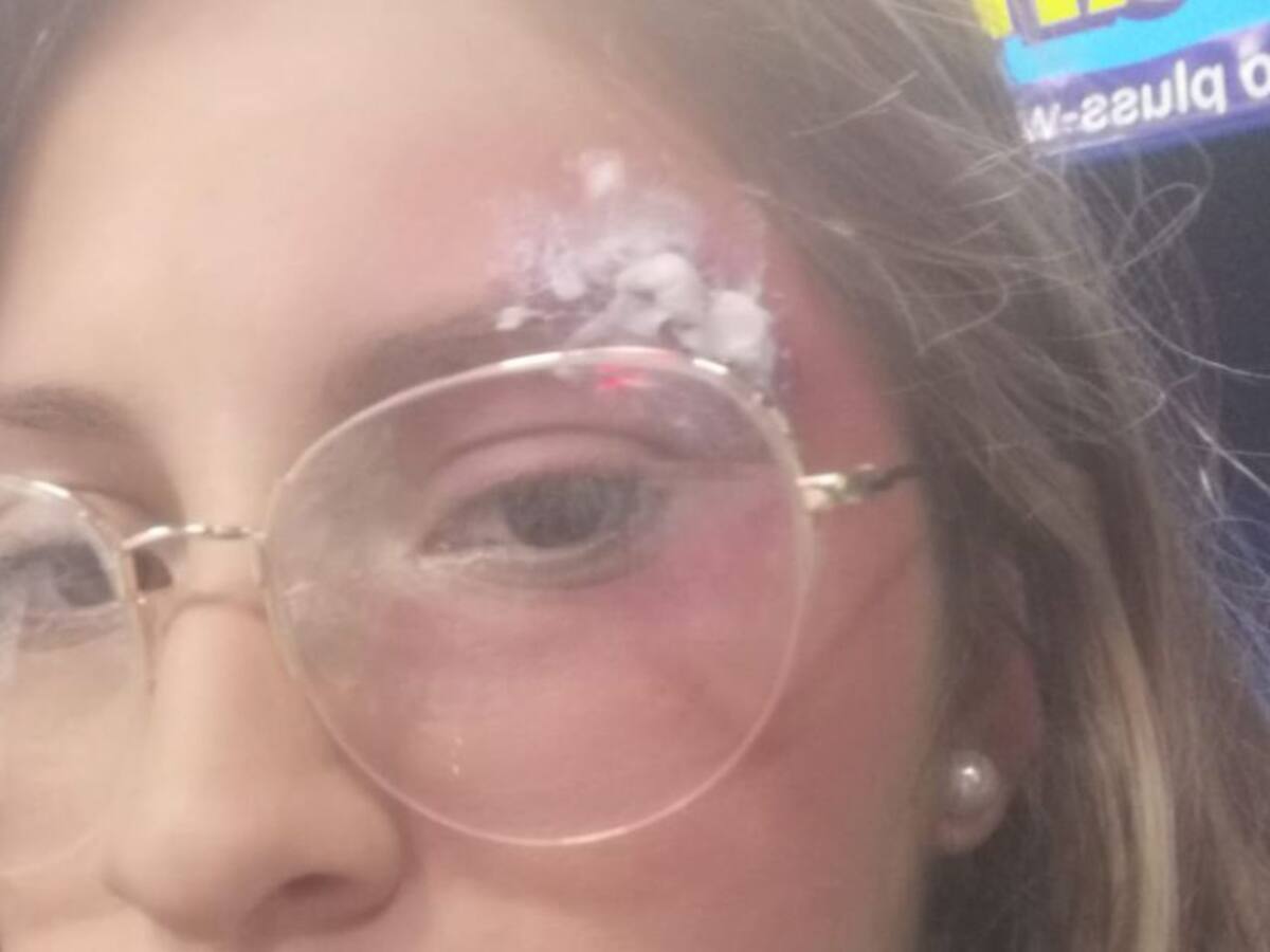 Ojo con los volantes que recibe en la calle, puede ser un atraco