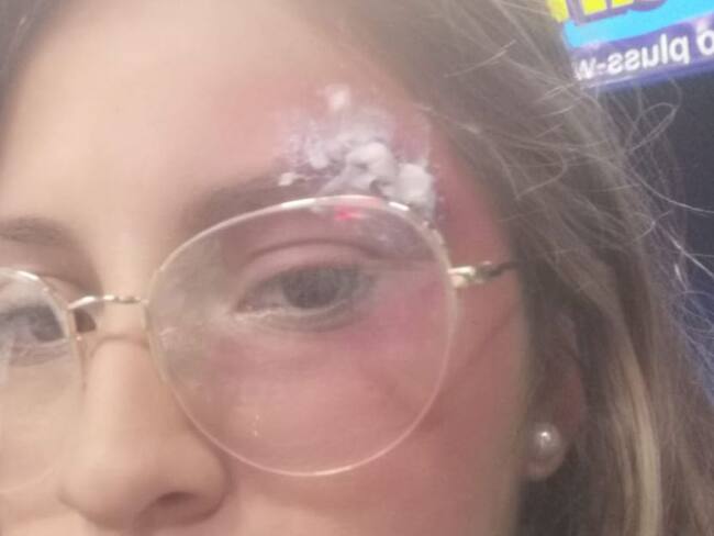 Ojo con los volantes que recibe en la calle, puede ser un atraco