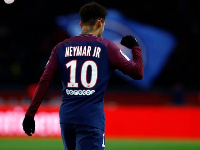 Neymar asegura que le falta un mes para volver de su lesión