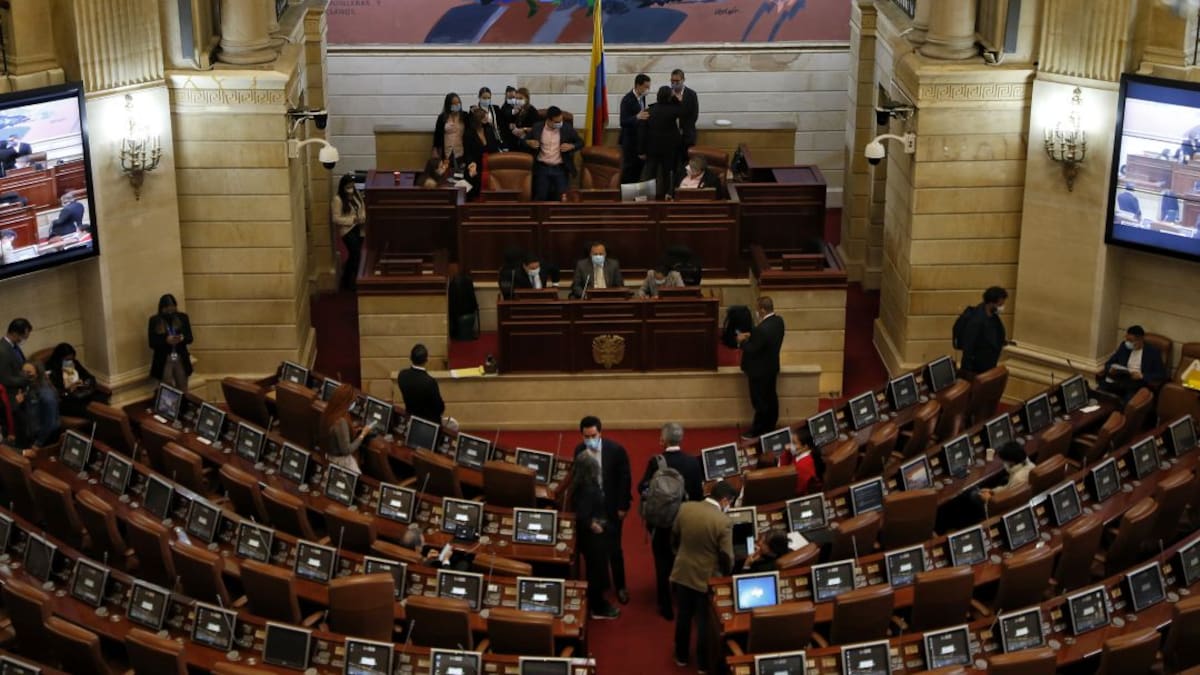 Gobierno convocará a sesiones extras al Congreso