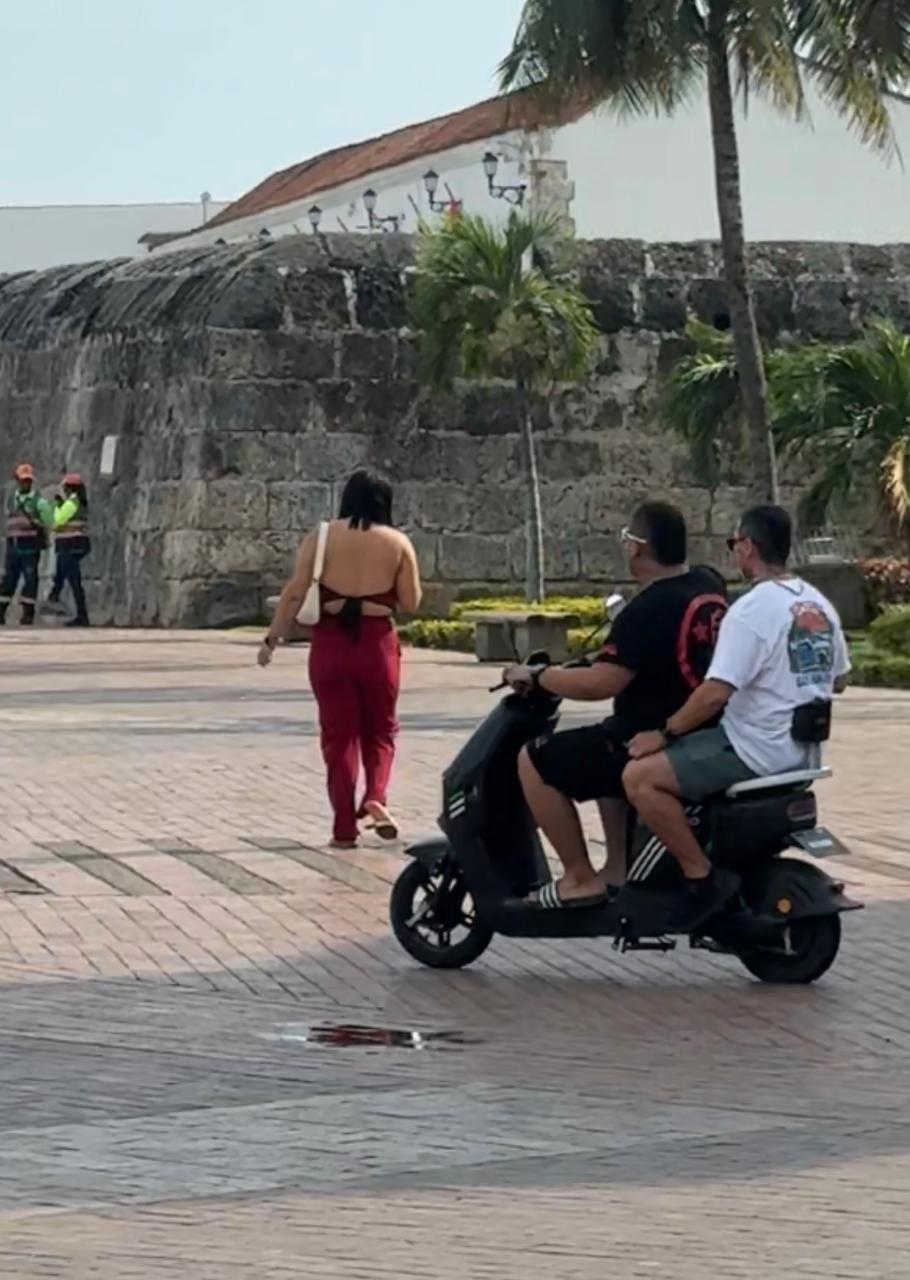Motos eléctricas en el Centro Histórico. // Alcaldía de Cartagena